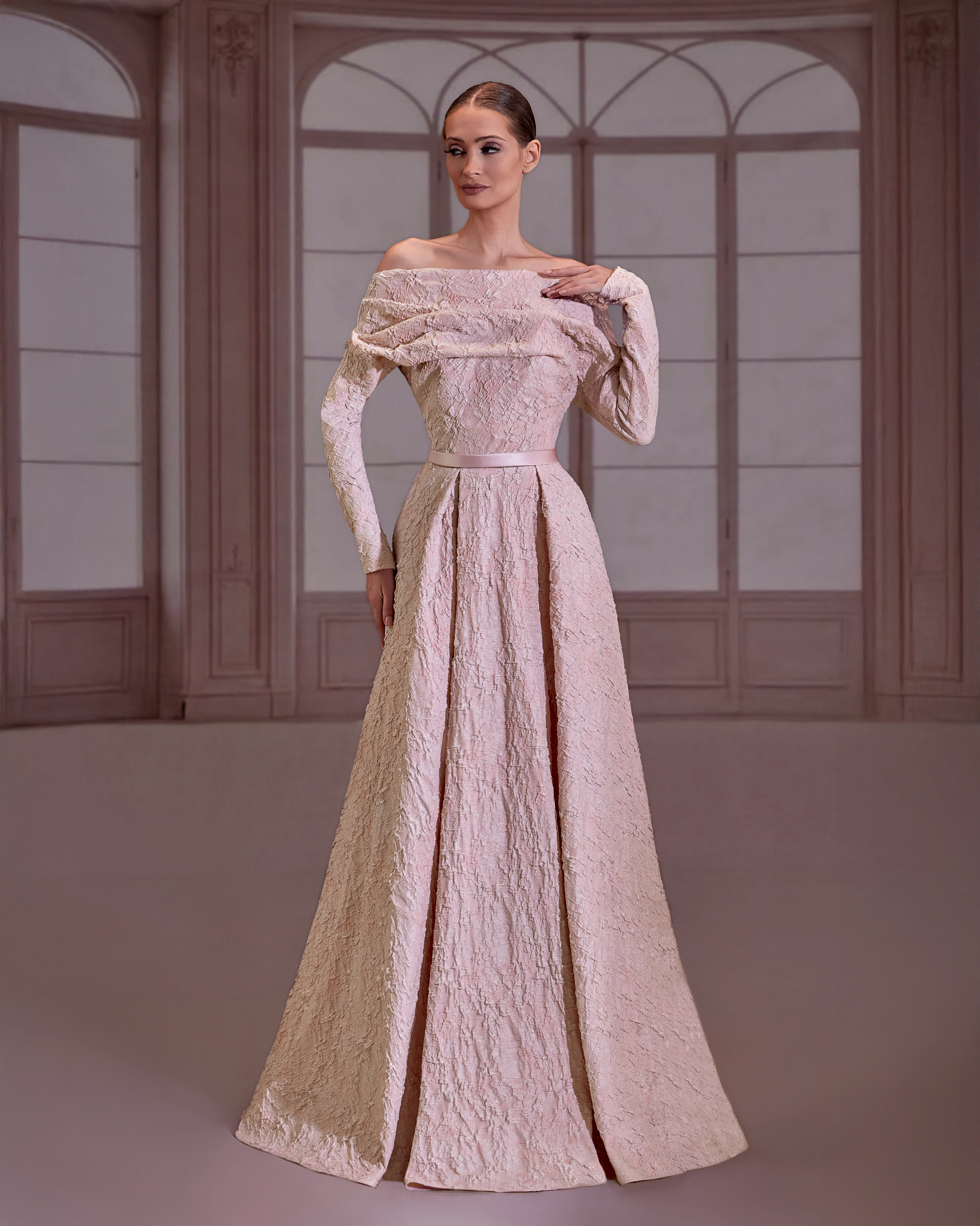 SS270- Pink brocade off-shoulder dressPink strapless shiffon US 01